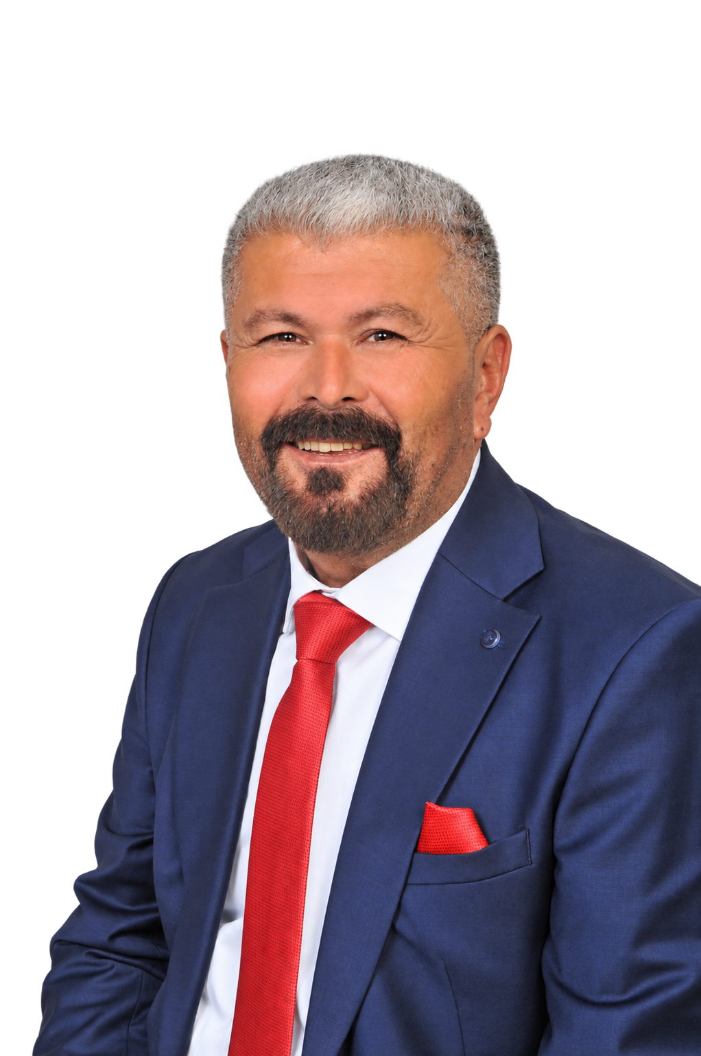 Osman Coşar, lacivert takım elbisesi ve kırmızı kravatıyla